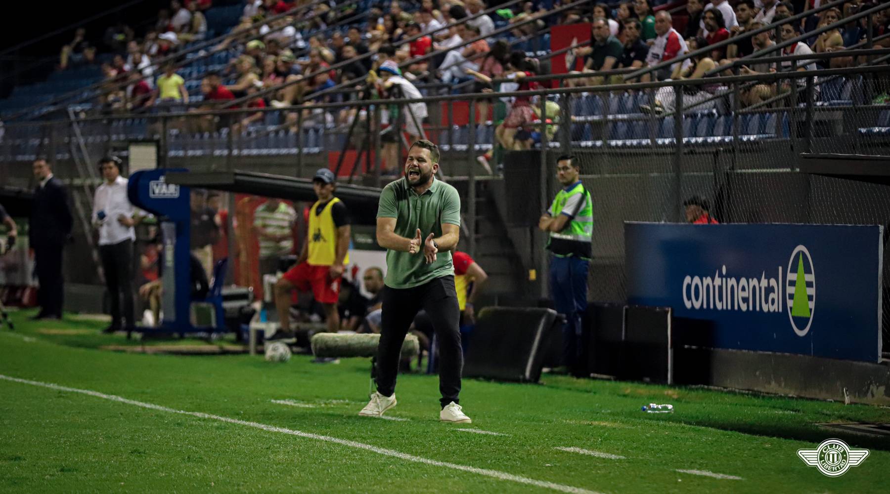 TÉCNICO QUE DEBUTA